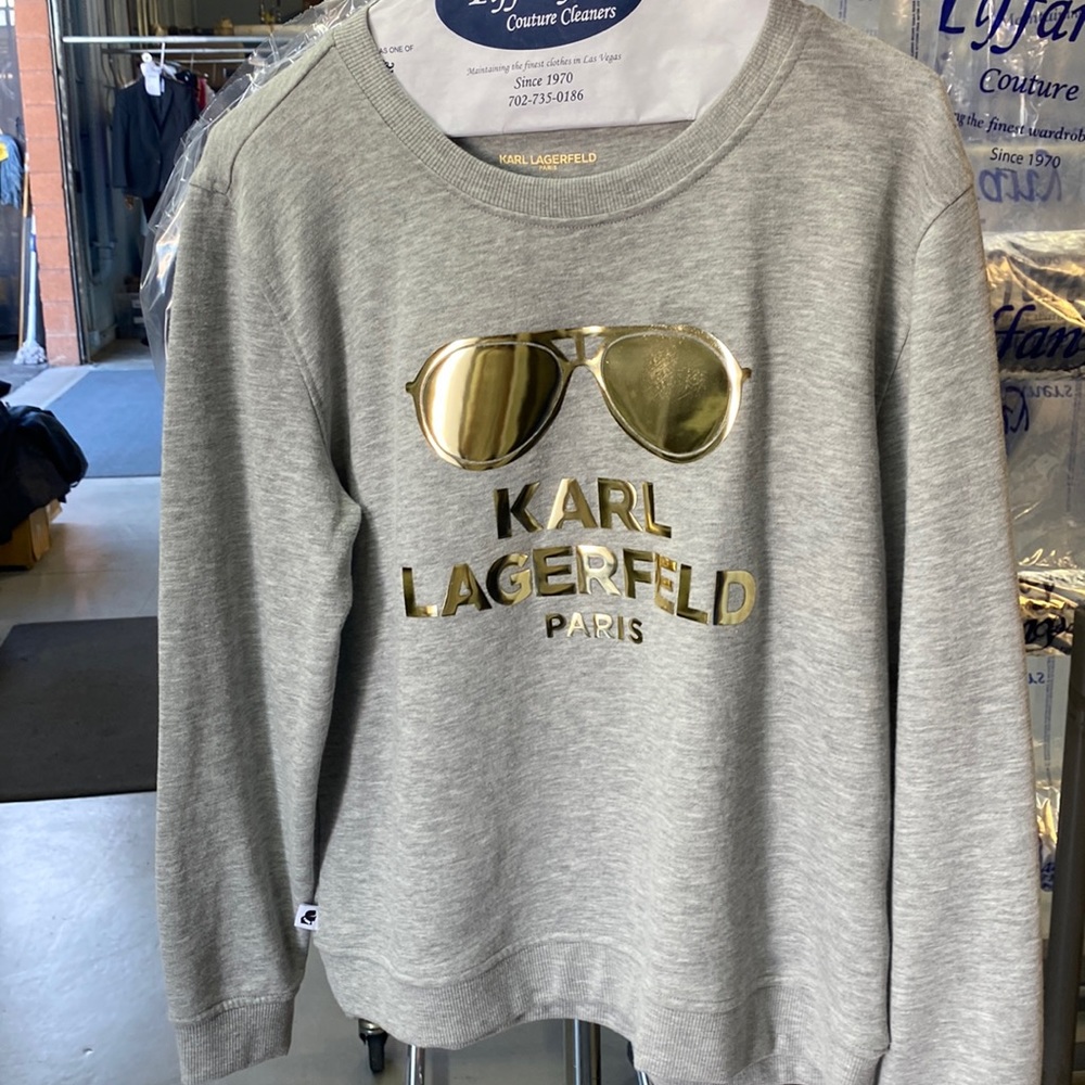 Nice women sweater barley worn once small little damage